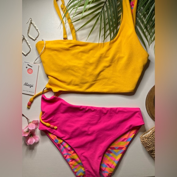 Maaji 🩷💛 Asymmetrical One Piece Swimsuit - Picture 2 of 15